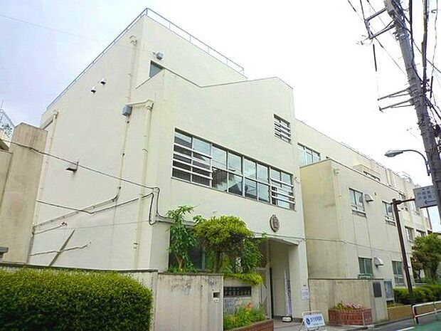 戸塚第三小学校は、大正15年6月1日に開校し、令和2年度に開校95周年を迎えました。