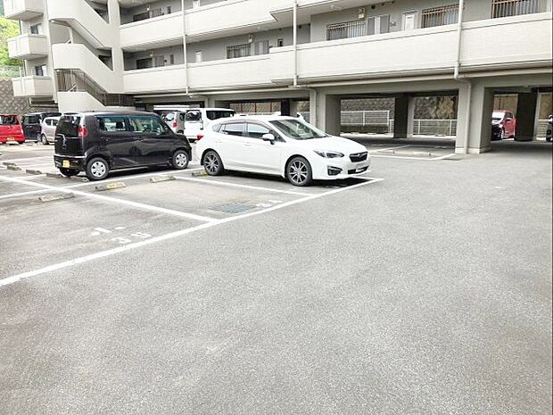 敷地内の駐車場です。