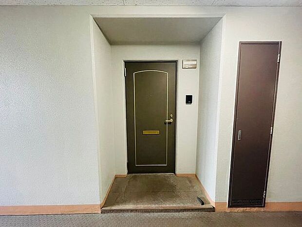 玄関はゆったりとしたスペースがありますよ♪