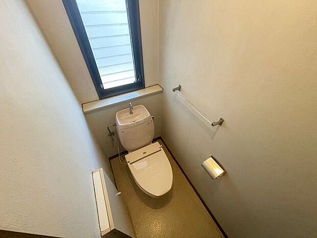 夜中のトイレなどで、階段を使用せず用を足せに行けるので安心です♪