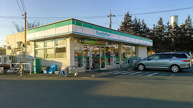 【コンビニエンスストア】ファミリーマート　立川西砂町店まで578ｍ