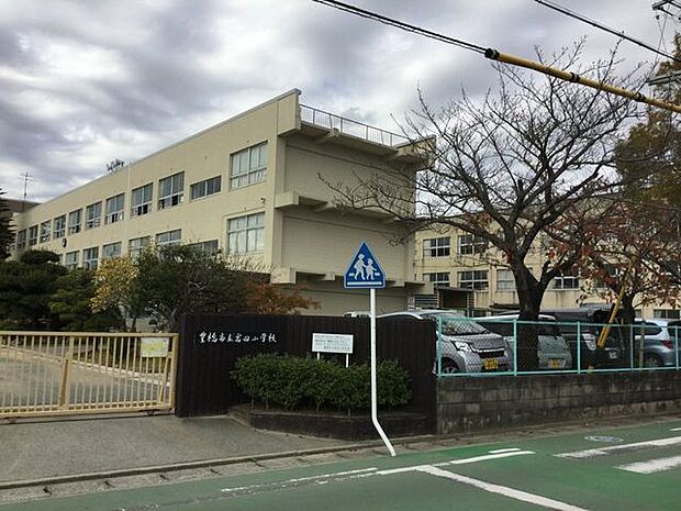 岩田小学校 1230m