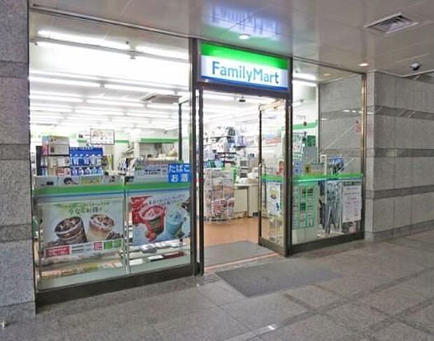 ファミリーマート御殿山トラストタワー店 徒歩4分。 270m