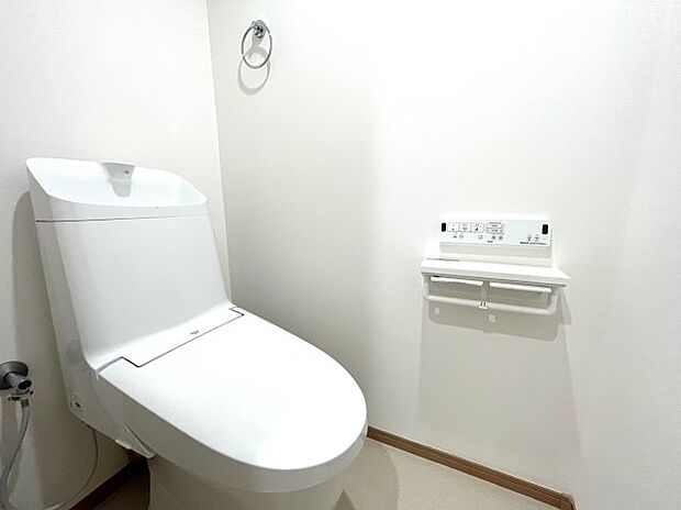 シャワートイレを標準装備しており、操作パネルで、洗浄機能や温度設定なども可能！