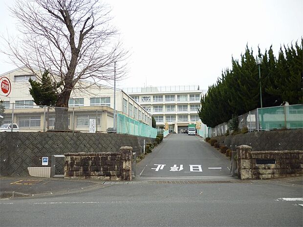 富士市立岳陽中学校（1599m）