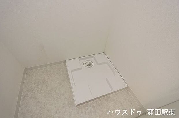 □洗濯機置き場も新規交換済♪