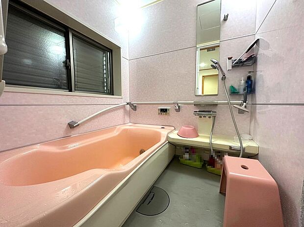 1坪以上のゆとりある浴室で、ゆったりと使用することができます！