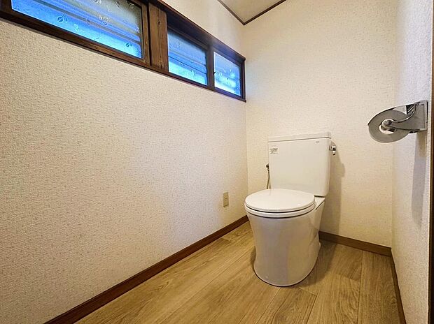 しっかりと空間が確保されており、圧迫感のないトイレ！