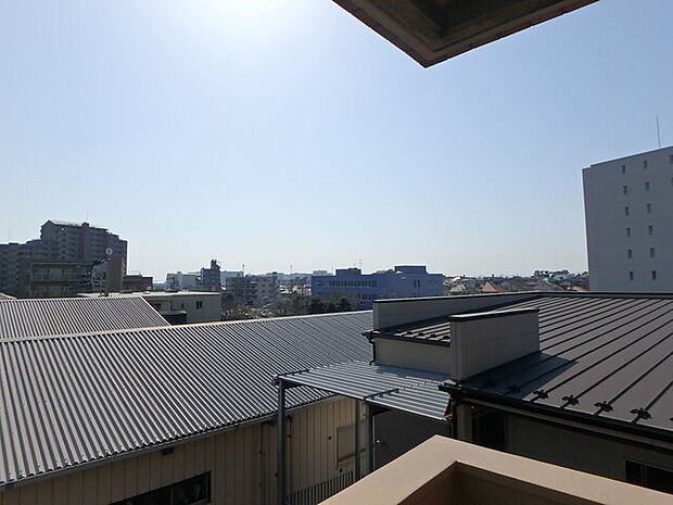 お天気の良い日はバルコニーから富士山が見えます