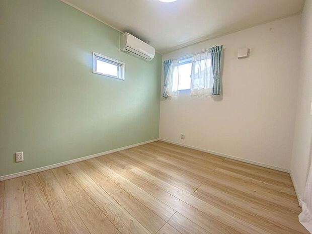 洋室：全居室収納付きで、お部屋を日々スッキリ見せることができます！