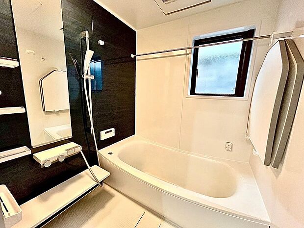 浴室：システムバスを採用しております！浴室乾燥機付きで雨の日も安心♪