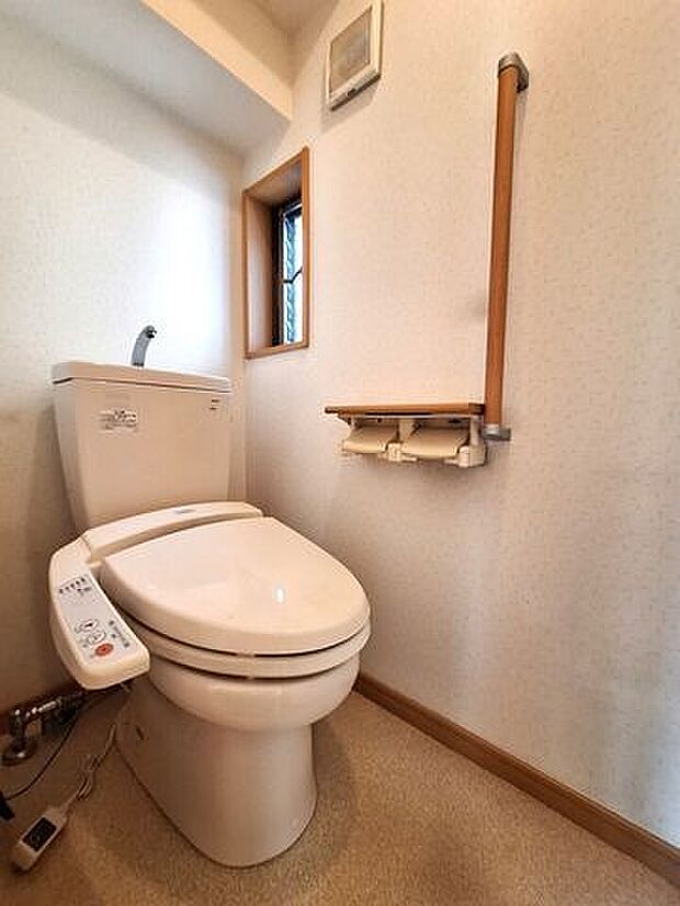 1階の洗浄便座付トイレ