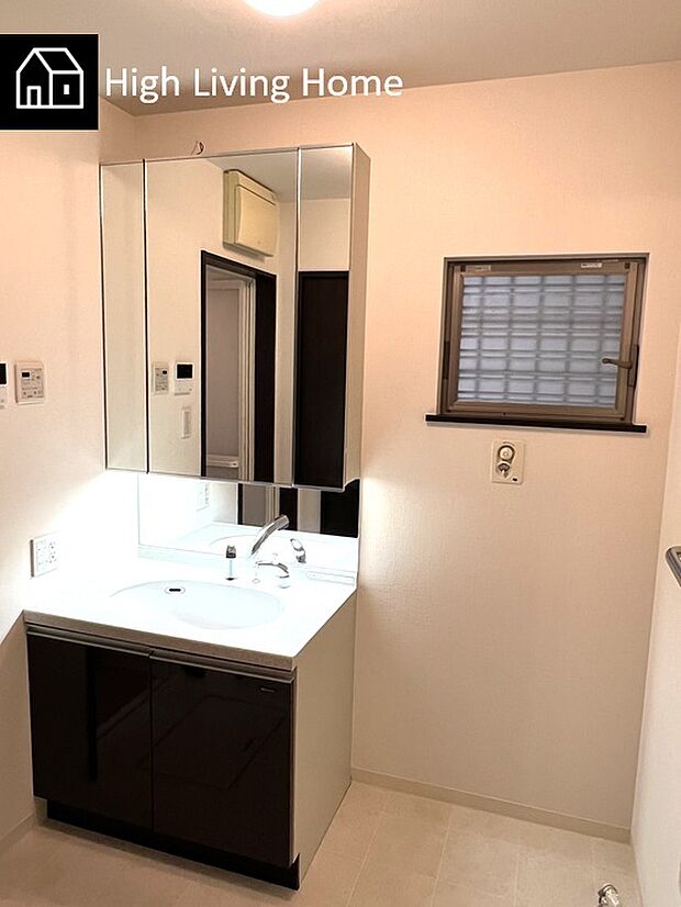 ●浴室・洗面所の両方に窓があり湿気がこもりません！