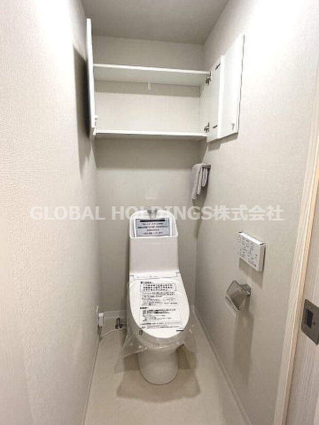 新規交換済、収納付き高機能トイレ