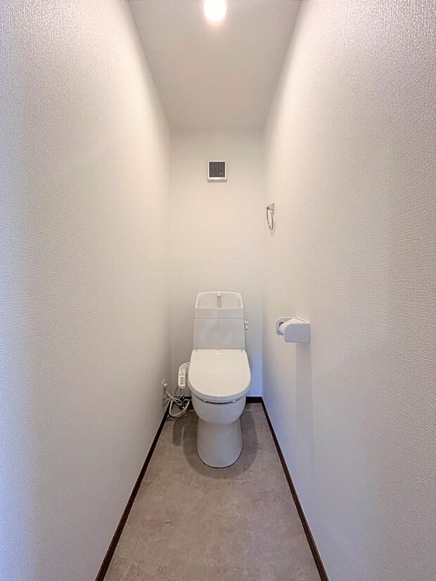 【内装リフォーム済み】トイレは新品に交換いたしました。水回りが新しいとうれしいですね。