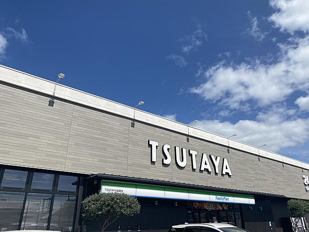 【コンビニエンスストア】ファミリーマート　TSUTAYA井原店まで1540ｍ