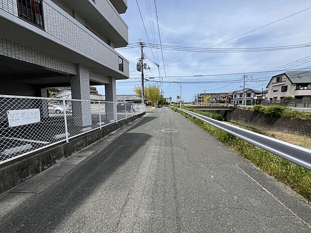 前面道路です。