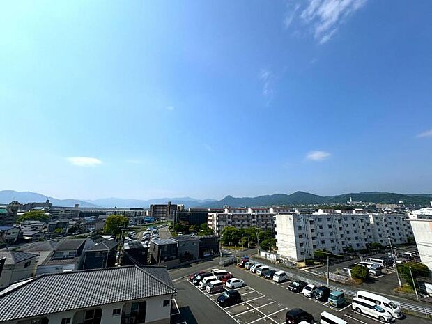 目の前に建物がなく、福岡市全体を見渡せます。
