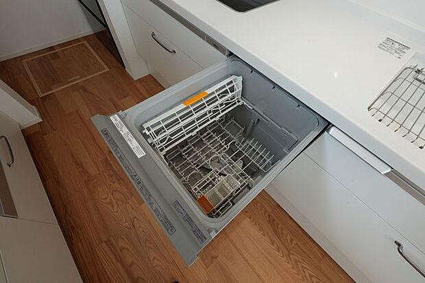 食器洗浄乾燥機付きです、使用感も少なくあるとうれしい設備です。