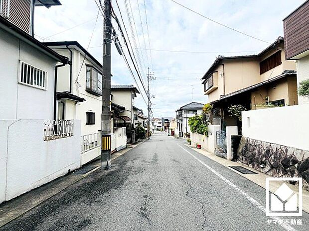 ゆったりとした道路幅があり車を選ばないのでお友達やお客様も訪れやすい環境です。