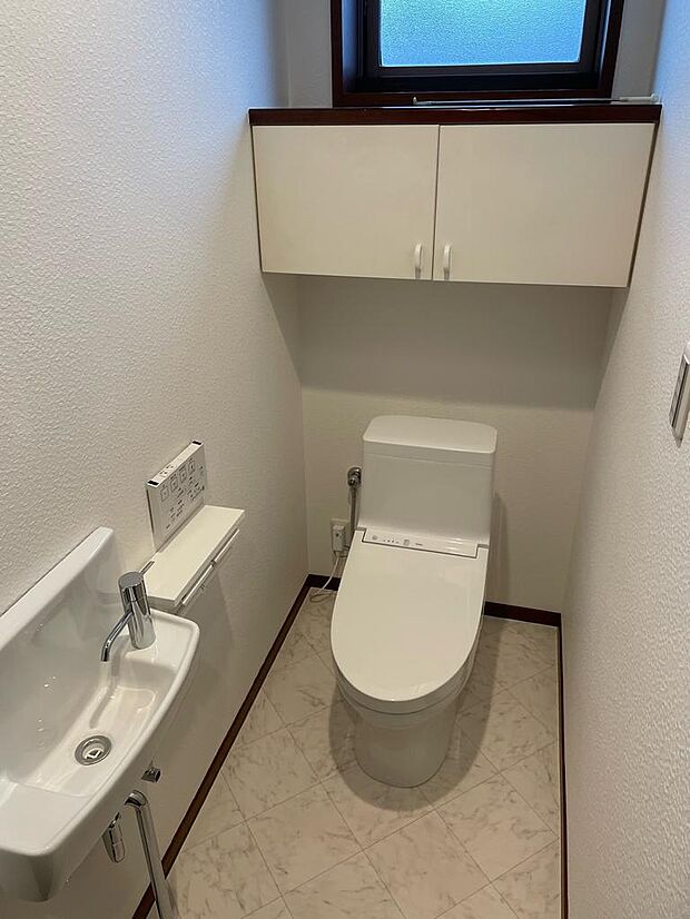 １階トイレも新調しております。