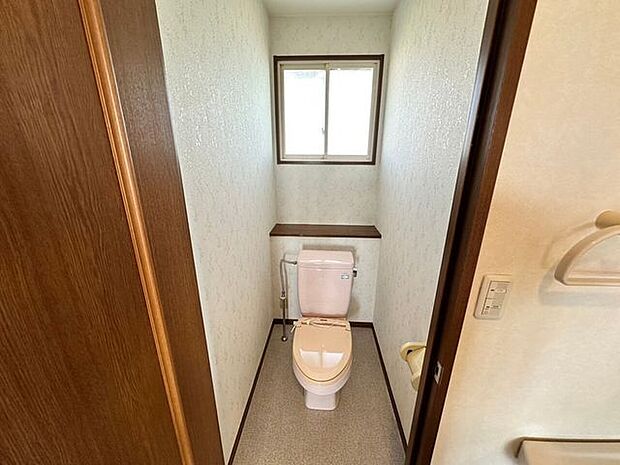 2階のトイレは便利です。