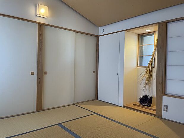 2階の和室もこだわりの内装になってます。