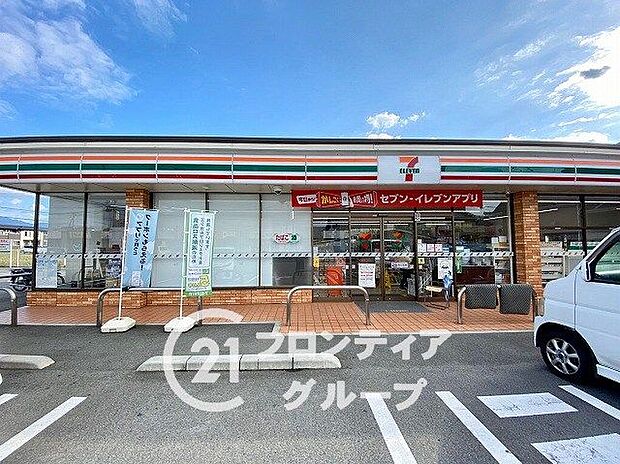コンビニ セブンイレブン　橿原新口町店 350m