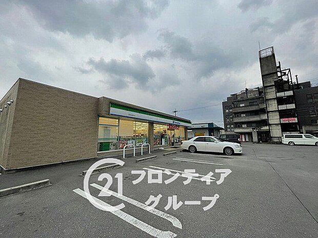 ファミリーマート香芝良福寺店 830m