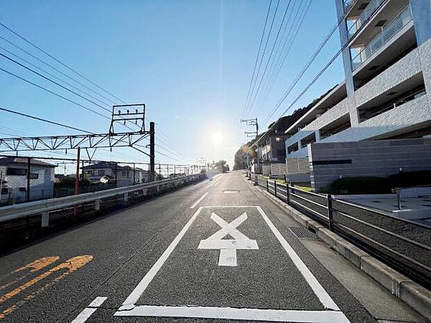 JR東海道線「二宮」駅まで徒歩約6分です。