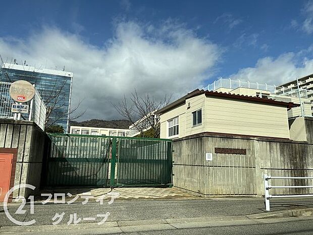 神戸市立本山南小学校 徒歩3分。 200m