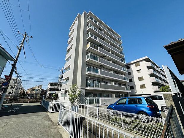 最寄りの「武庫之荘駅」まで徒歩10分圏内の便利な立地です。