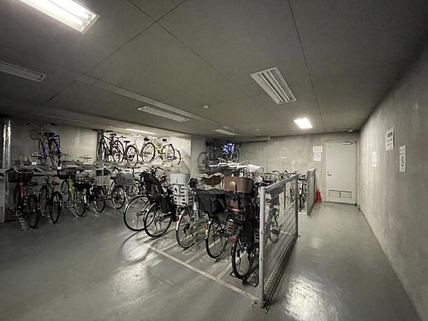 自転車置き場も綺麗に整頓されております。