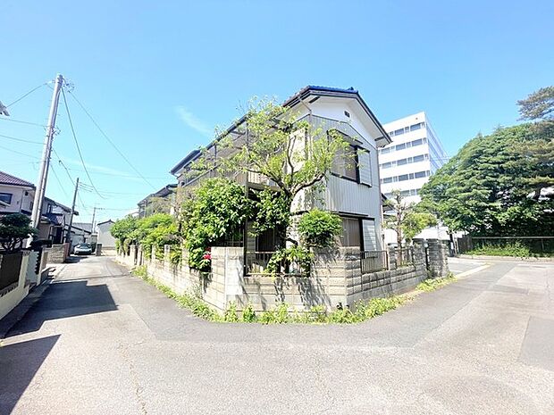 〜解体もお任せください〜 ・古家付きの土地ですが、解体の手配などもお気軽にご相談くださいませ。 ・トータルの金額を抑えらえるように最適なご提案をさせていただきます。 