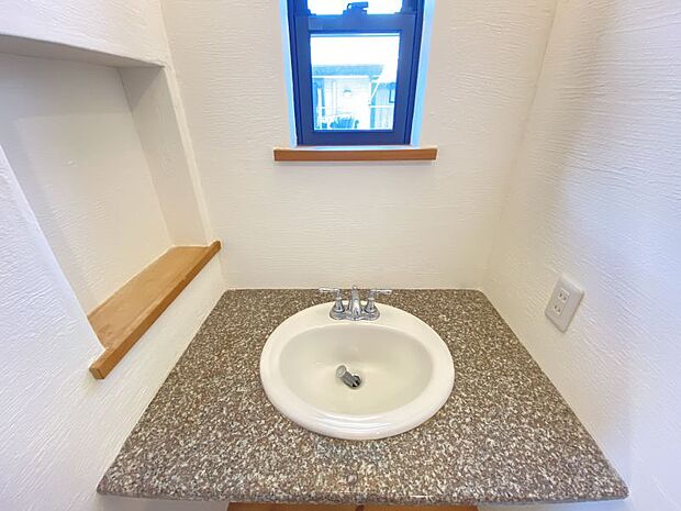 【2階洗面台】デザインがお洒落な洗面台です◎洗面台は1階にもあり、大変便利です♪