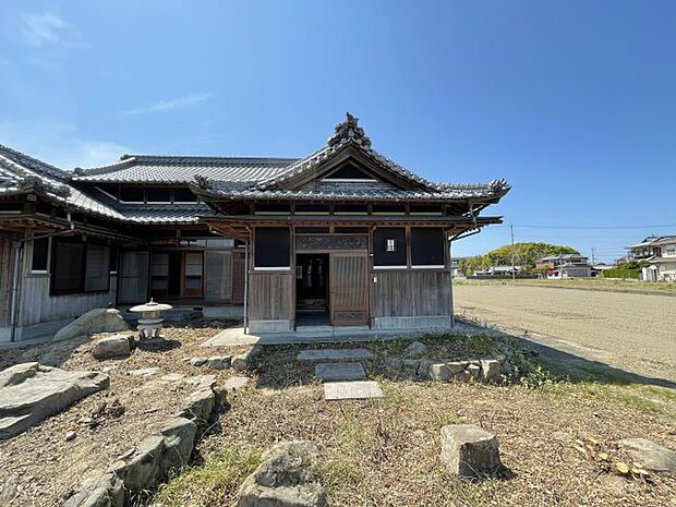 観音寺市豊浜町和田浜伝統的和風建築 コの字の家(7DK)の外観