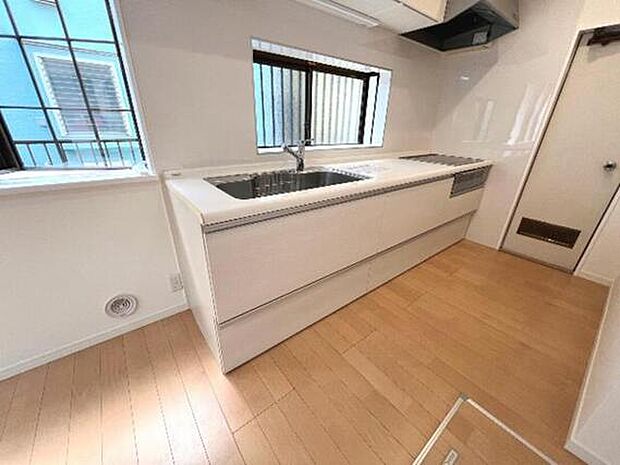 スペースが有効的に使える壁付けタイプのキッチン。