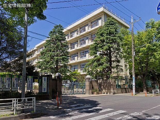 さいたま市立常盤中学校 1900m