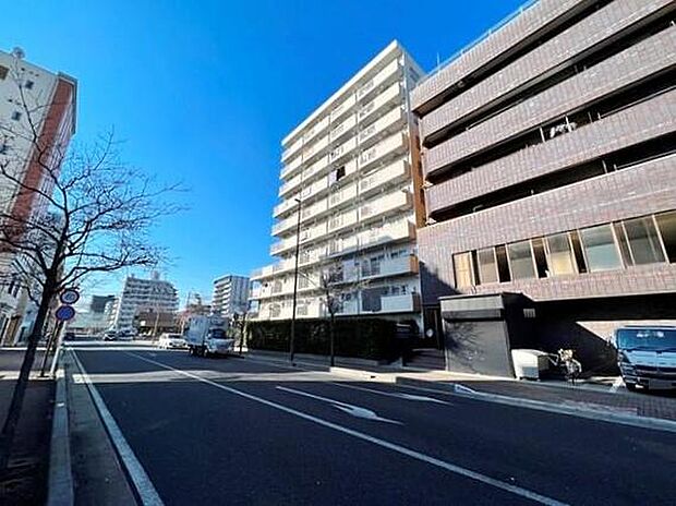 東武伊勢崎・大師線「蒲生」駅まで徒歩約3分の立地で、通勤・通学にも大変便利です。