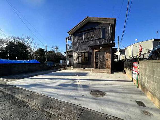 敷地内お車3台駐車可能ですので、ご家族で複数所有も急なご来客も対応できますね。