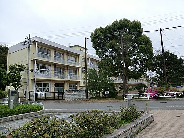 誉田小学校　徒歩2分（約120m）