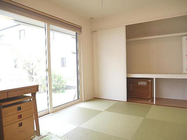 約4帖の和室です。畳のお部屋が一部屋あると嬉しいですね。