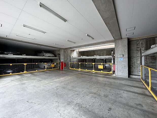 階下の駐車場です。最新の空き状況はご確認ください。