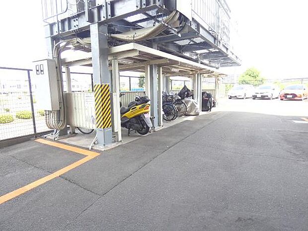 駐車場ももちろん完備しておりますのでお車所有の方にも心強いです。