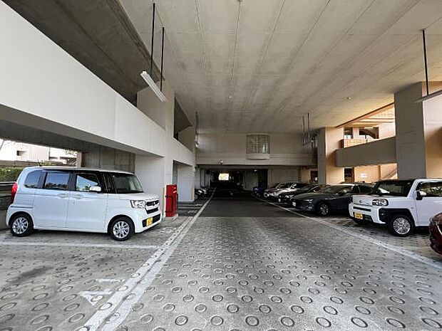 駐車場ももちろん完備しておりますのでお車所有の方にも心強いです。