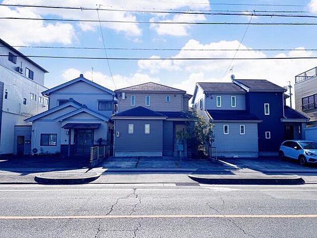 現地前面道路です。ぜひ現地をご覧ください。