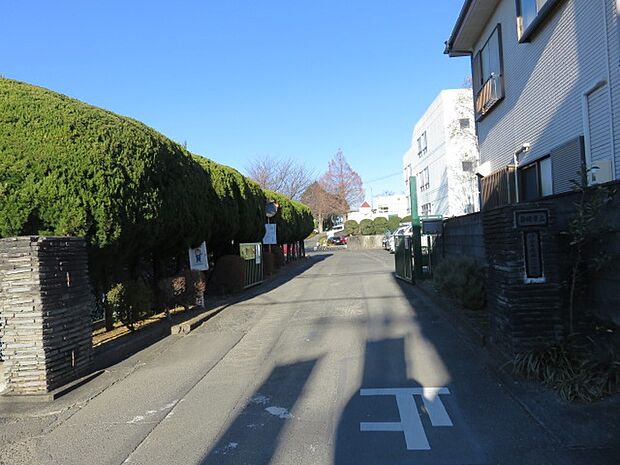 静岡市立清水有度第二小学校まで約890m（徒歩12分）