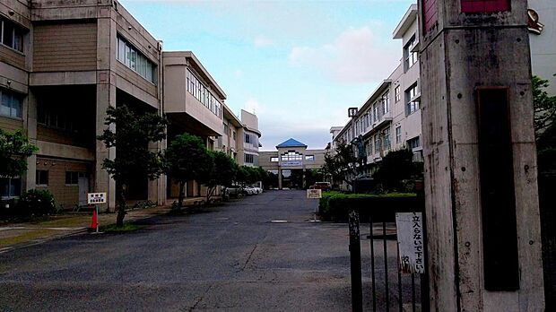 静岡市立大里中学校まで約2280m（徒歩29分）