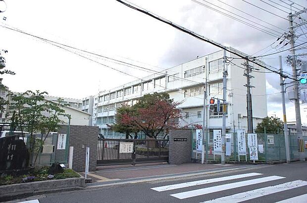 堺市立東百舌鳥中学校まで約730m（徒歩10分）