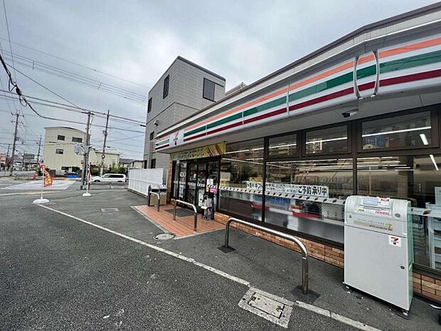 セブン-イレブン 堺大浜中町3丁店まで約460m（徒歩6分）